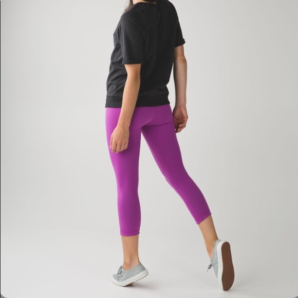 magenta/purple cropped wunder under lululemon - Picture 1 of 2